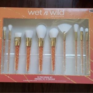 wet n wild Peach Crystal 10-Piece Brush Set